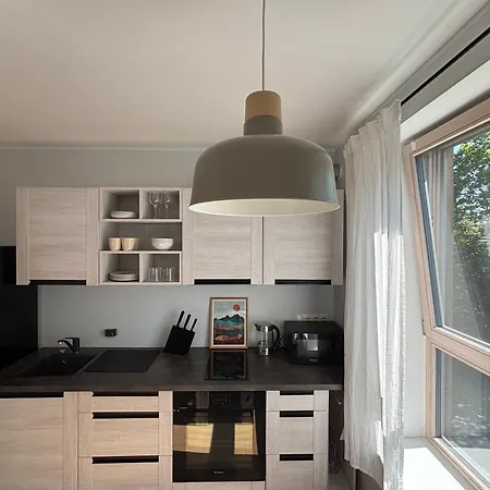 2-room By Telliskivi & Old Town, Free Private Parking 아파트 탈린