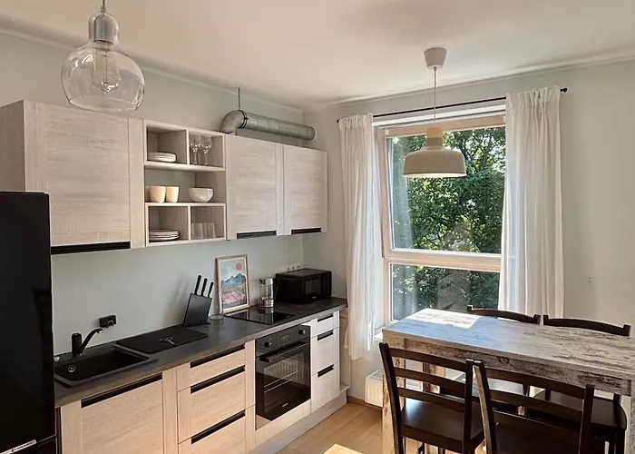 2-room By Telliskivi & Old Town, Free Private Parking Ταλίν