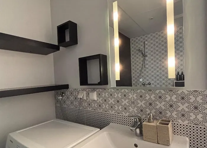 2-room By Telliskivi & Old Town, Free Private Parking דירה טאלין